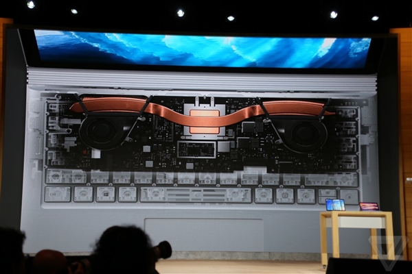 微软全新Surface Book发布！16小时恐怖续航