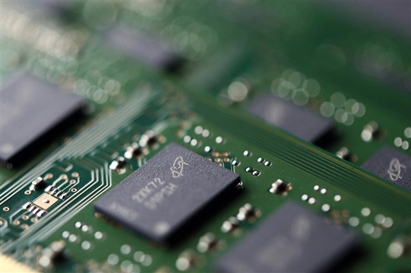 三星开发出全球最小DRAM内存芯片 速度提升10%