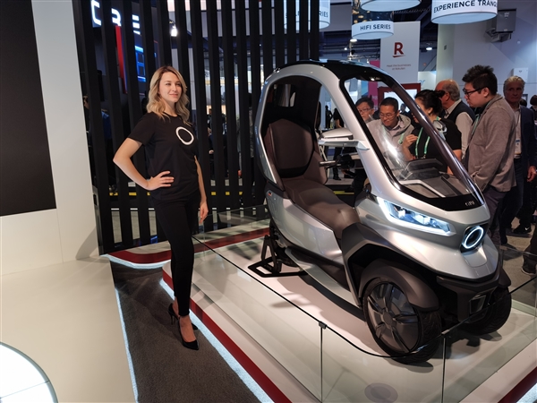 小牛发布发布全球自动驾驶三轮电动摩托车：支持5G、续航200km