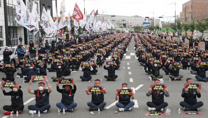 韩国卡车司机大罢工瞄准汽车和半导体行业 或殃及全球供应链