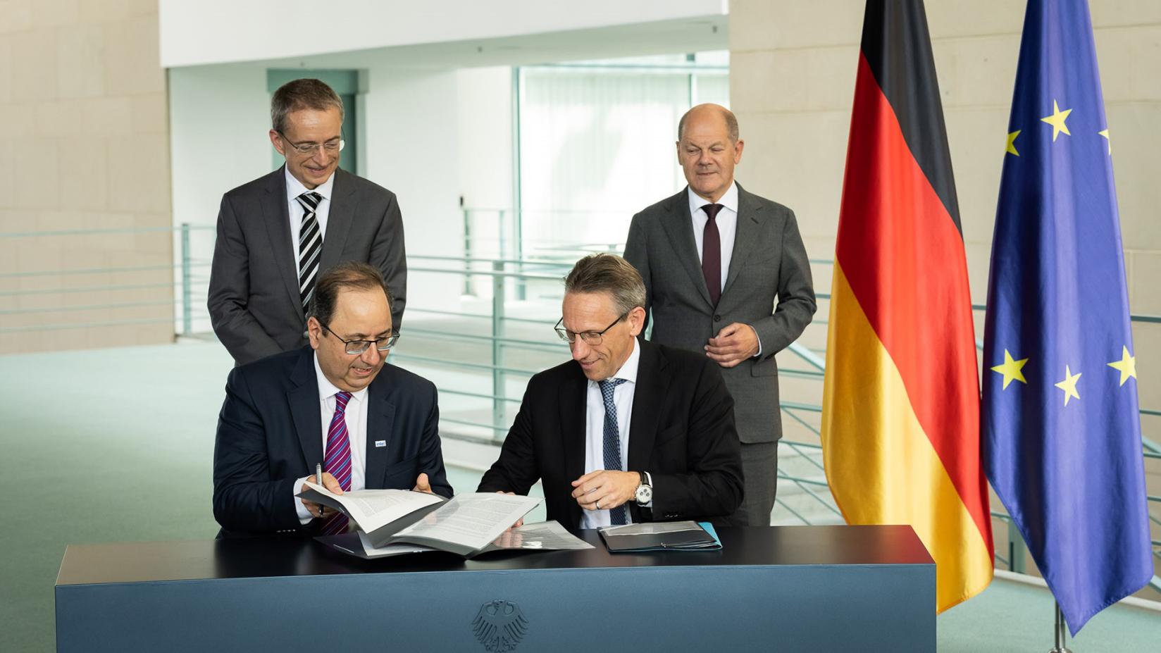 英特尔与德国政府签署协议