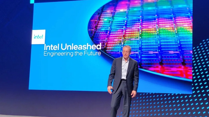 英特尔公布全新工艺路线图：Intel 14A或将2026年量产！微软成Intel 18A新客户！